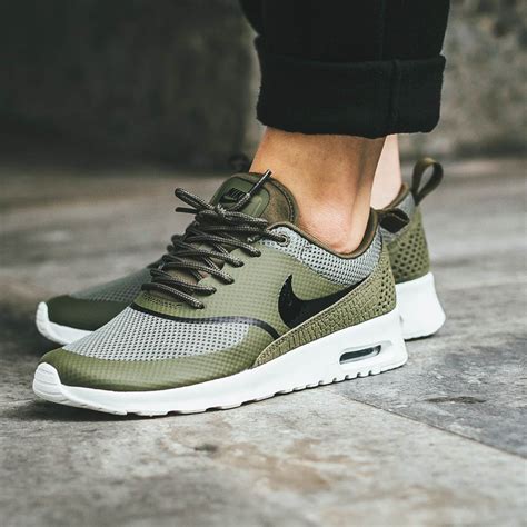 olive ‘ Nike Air Max Thea 